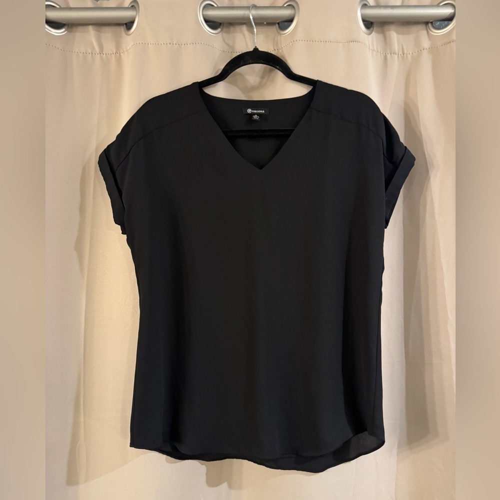 Versona Classic Black V-Neck Blouse